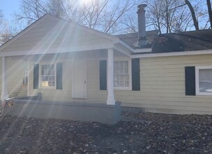 Building Photo - 2023 Whitney Ave