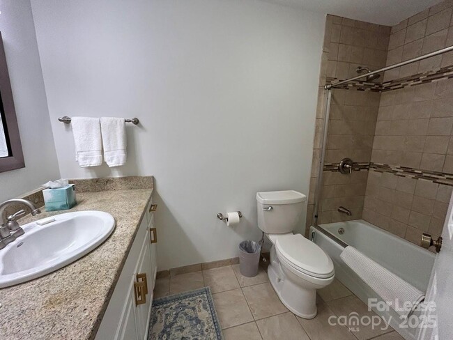 Building Photo - 10316 Whitethorn Dr