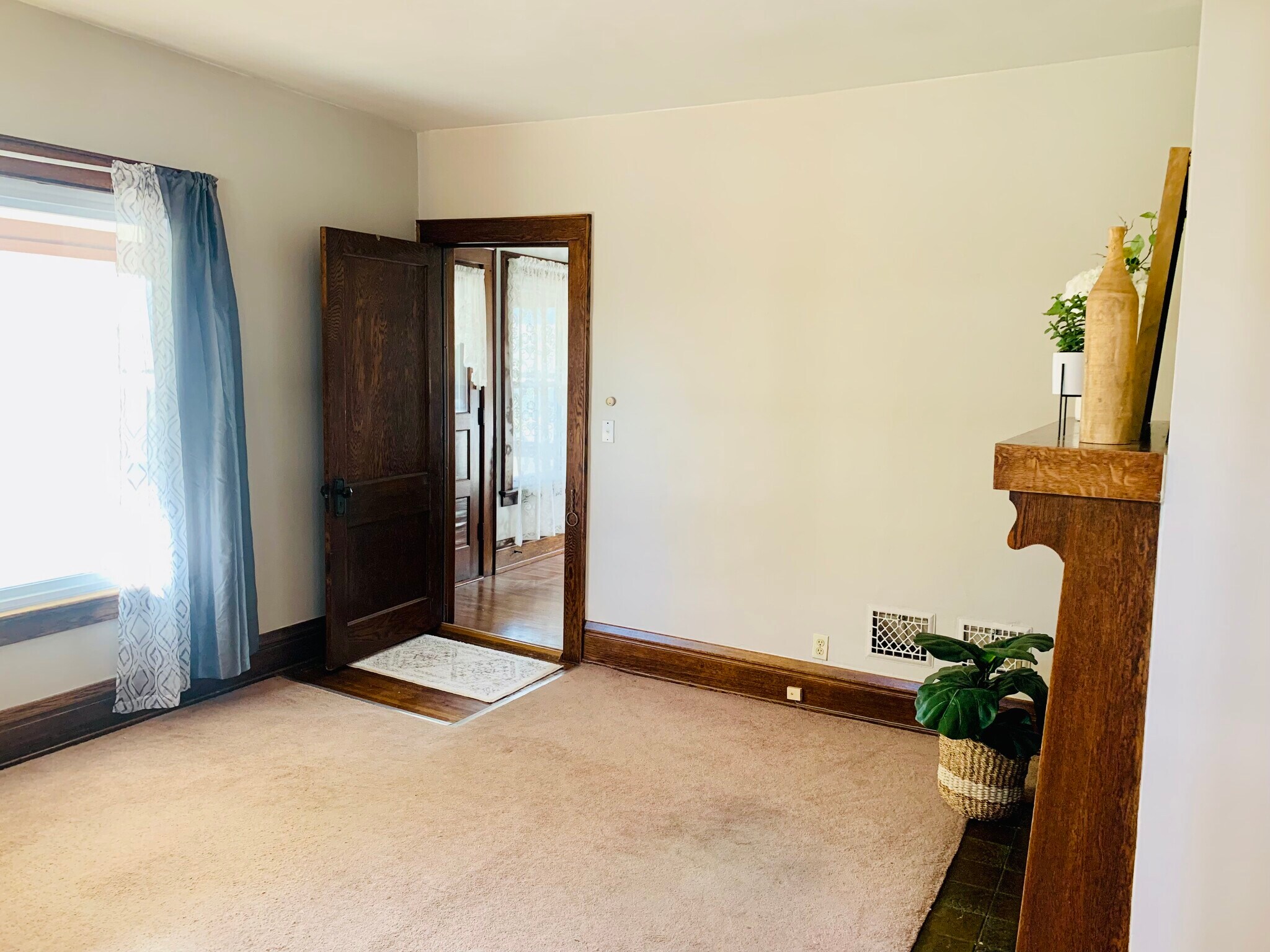 Living Room Entrance - 111 Amherst Dr