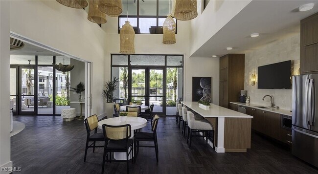 Building Photo - 7301 Lake Bank Lp