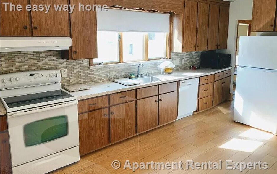 Building Photo - 19 Adams St