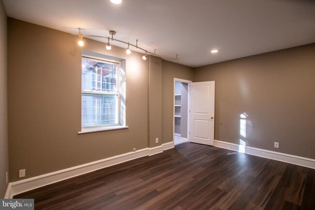 Building Photo - 919 Pine St