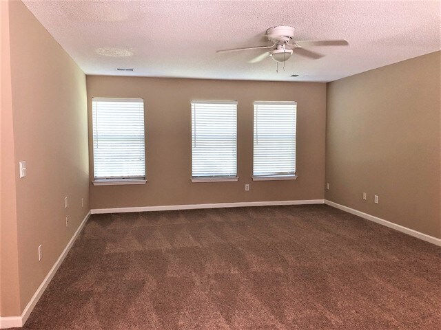 Building Photo - 180 Hainsworth Dr
