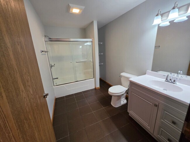 Building Photo - 1125 Latigo Dr