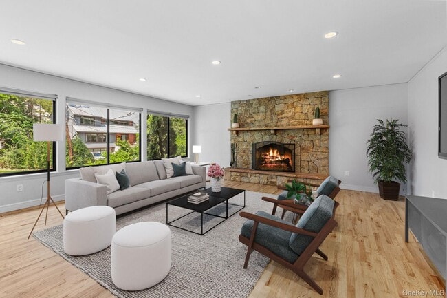 Building Photo - 27 Stone Cabin Rd