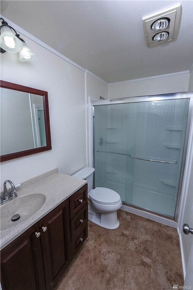 Building Photo - Very Nice Rambler In Quiet Cul de sac with Garage