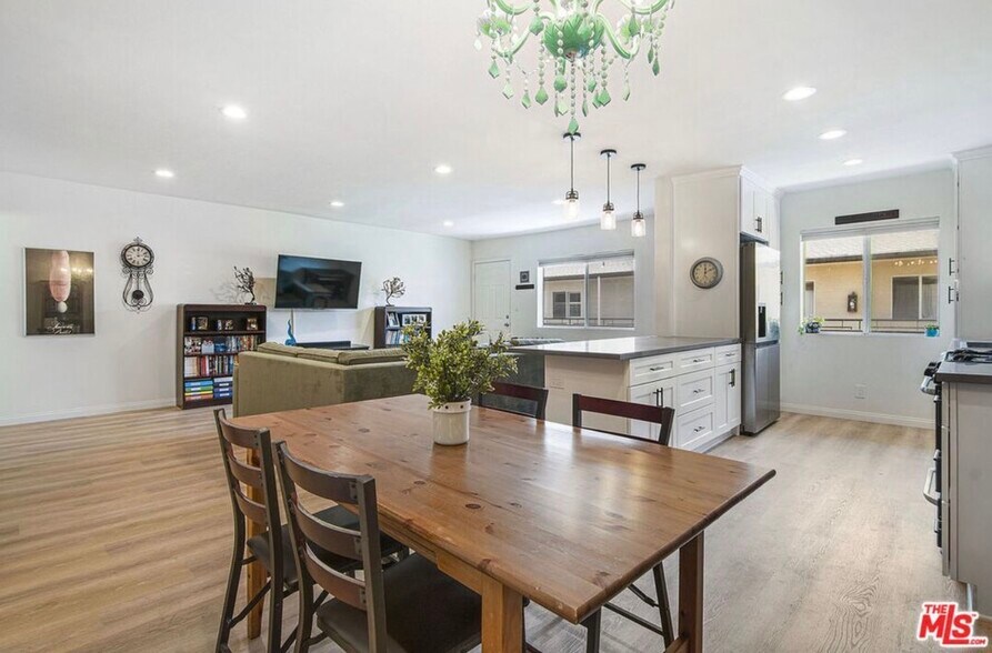 Building Photo - 4358 Mammoth Ave