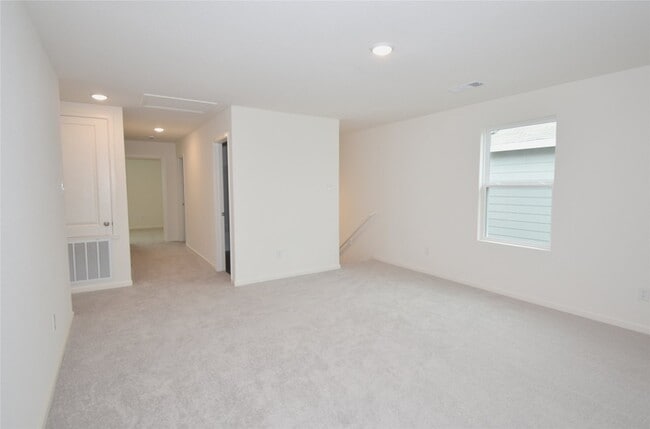 Building Photo - 15291 Abella Dr