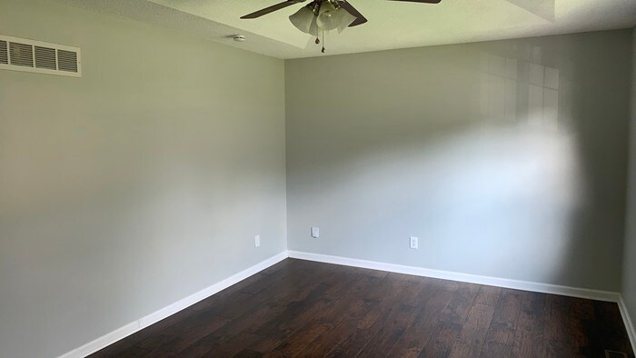 Building Photo - 509 Kenneth Ln