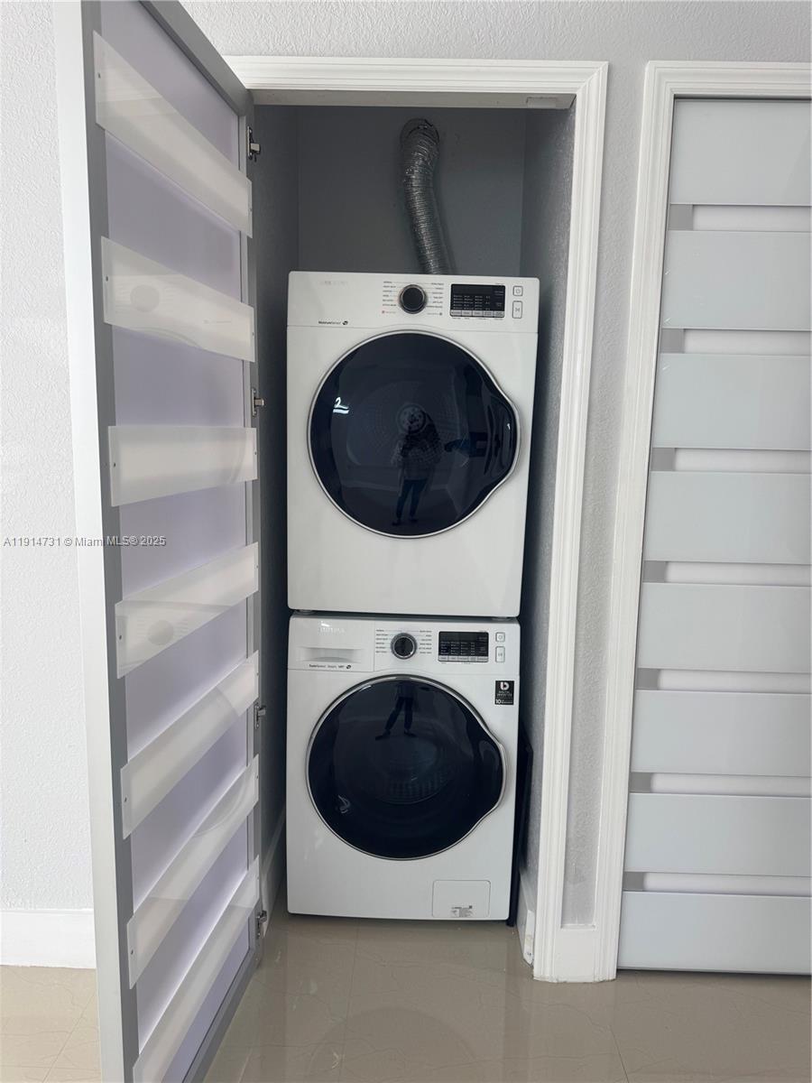 Building Photo - 7250 NW 177th St