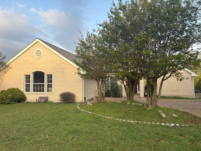 Building Photo - Elegant Two-Story Home in Lakeway