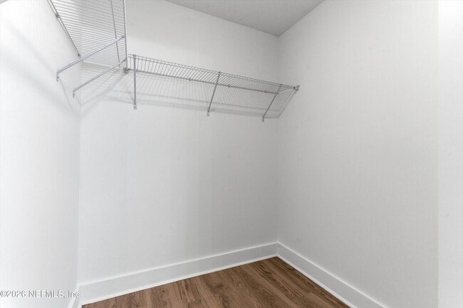 Building Photo - 325 Sunrise Cir