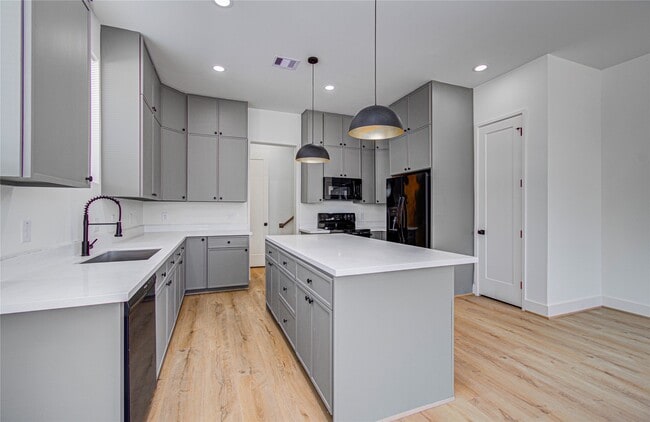 Building Photo - 1508 McKee St