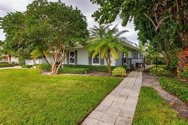 Building Photo - 709 Elm Tree Ln