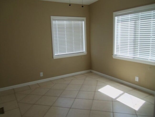 Building Photo - 74934 Serrano Dr