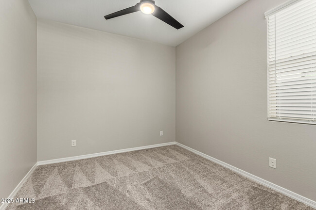 Building Photo - 34924 N Hawley Dr