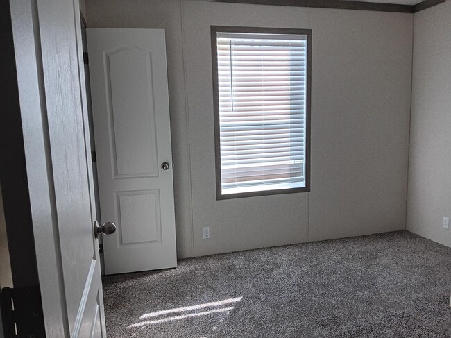 Building Photo - 388 Sterling Dr