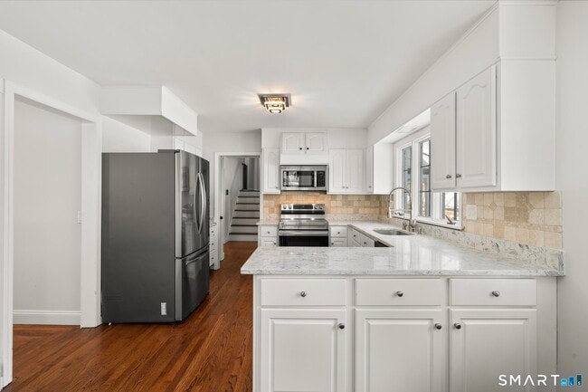 Building Photo - 153 Fillow St