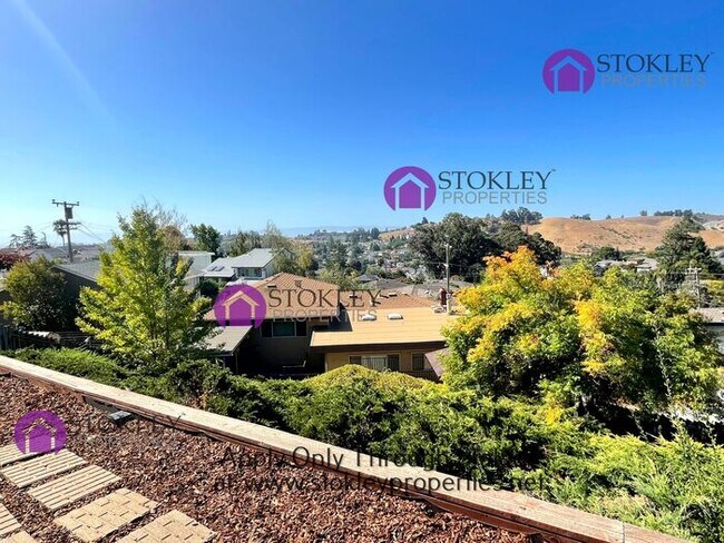 Building Photo - 17650 Mayflower Dr