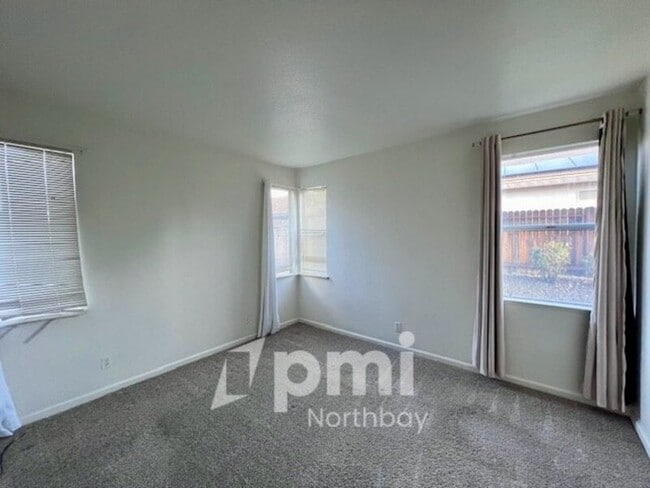 Building Photo - 504 Wicklow Dr