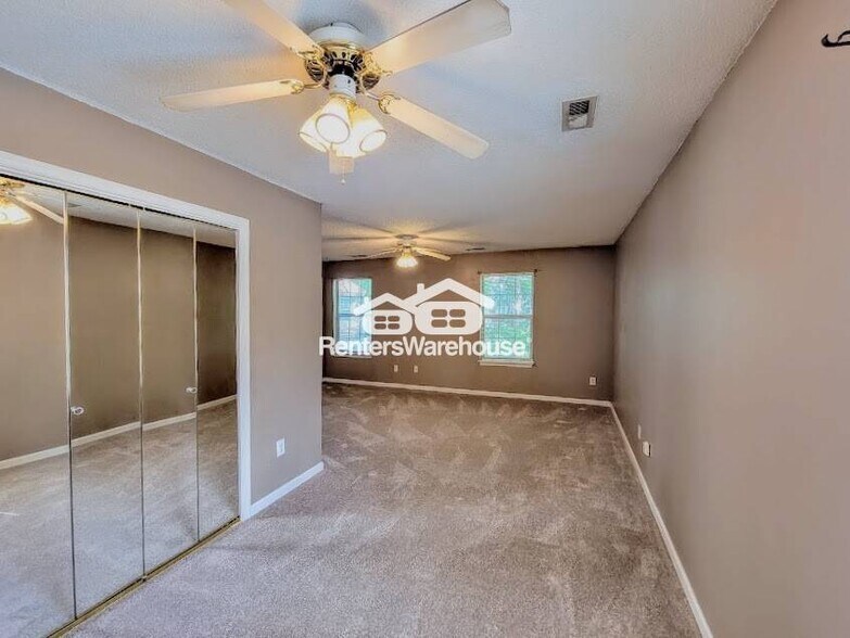 Building Photo - 805 Greystone Trce