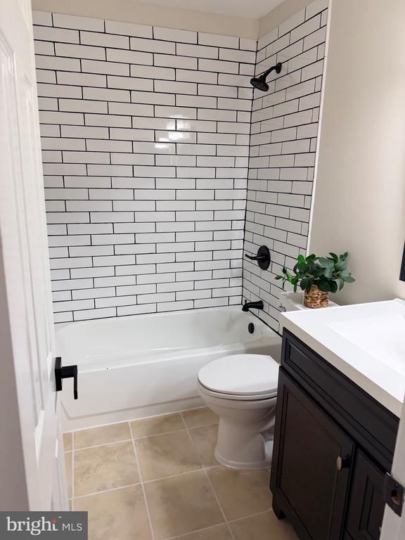 Building Photo - 46754 Woodmint Terrace