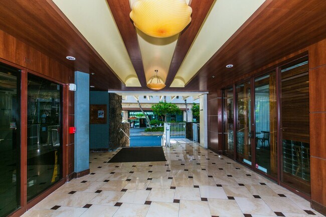 Building Photo - Marine Surf - Studio 1b 1parking! in Waikiki