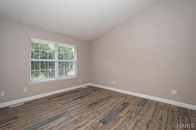 Building Photo - 1031 Thames Dr