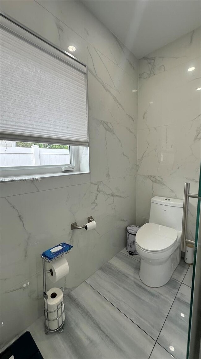 Building Photo - 13411 SW 17th Ct