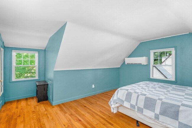 Building Photo - 567 Poplar St