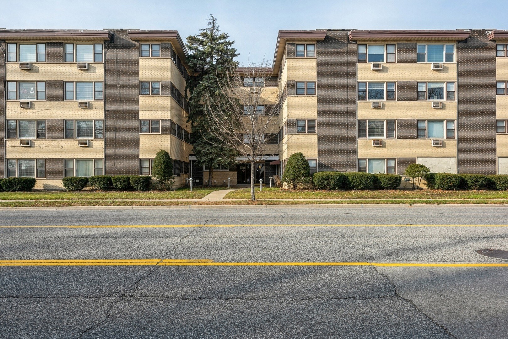 Building Photo - 8640 Skokie Blvd