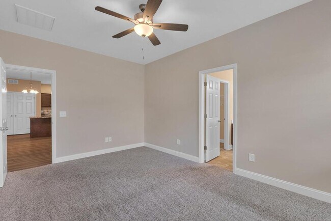 Building Photo - 148 Broadleaf Dr