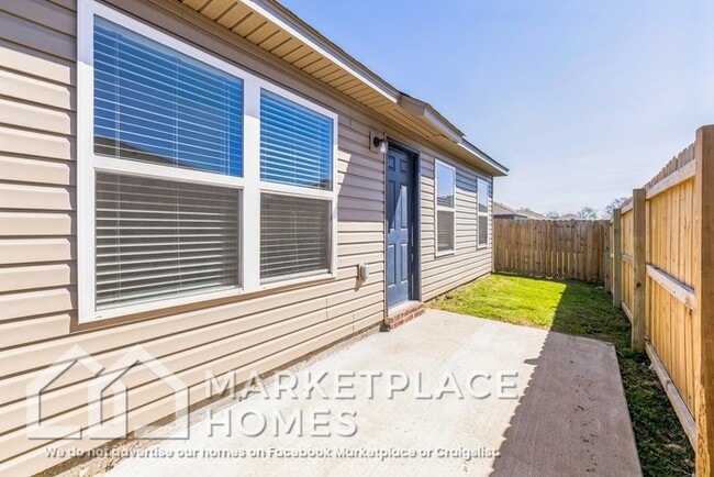 Building Photo - 981 E Starling St