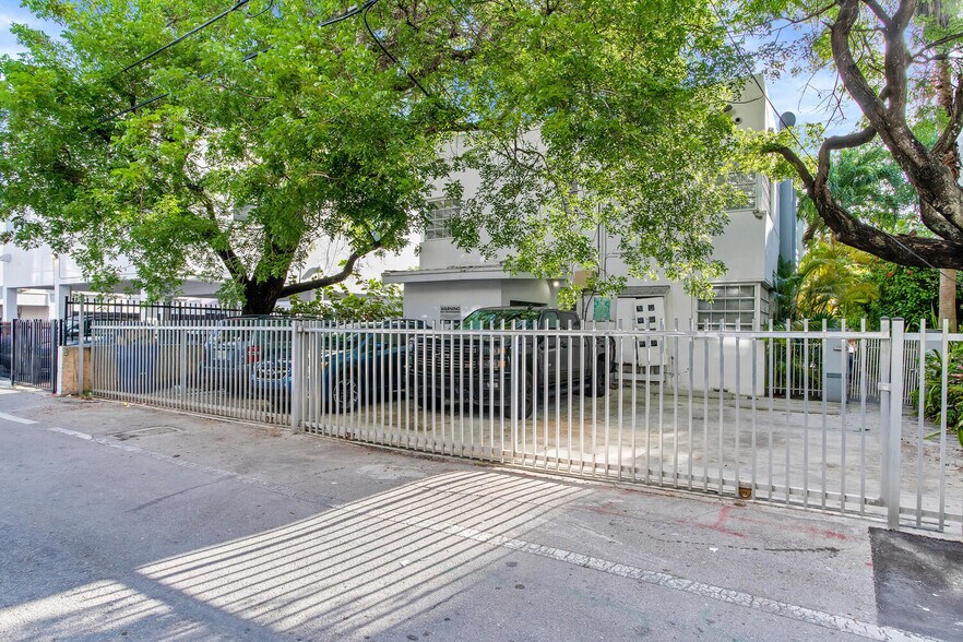 Building Photo - 631 Euclid Ave