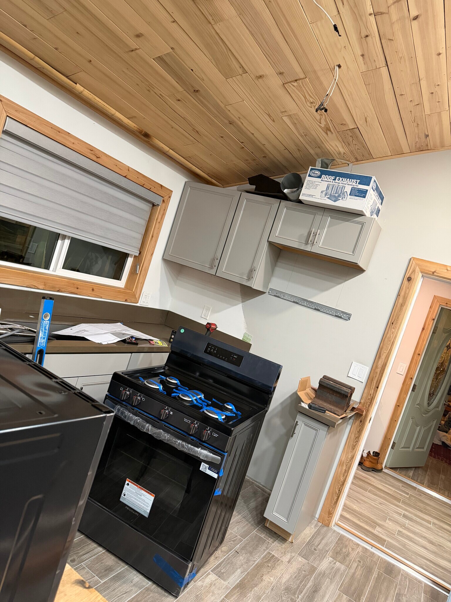 Building Photo - 7711 Owensmouth Ave