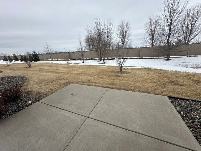 Building Photo - 2122 Ada Dr