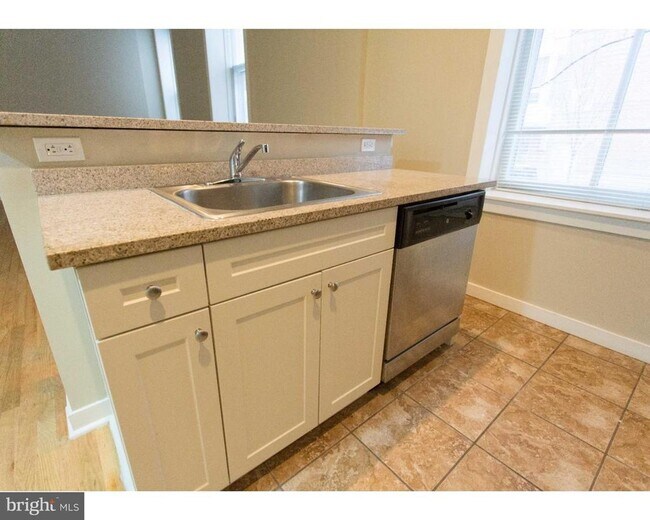 Building Photo - 1100 Spruce St