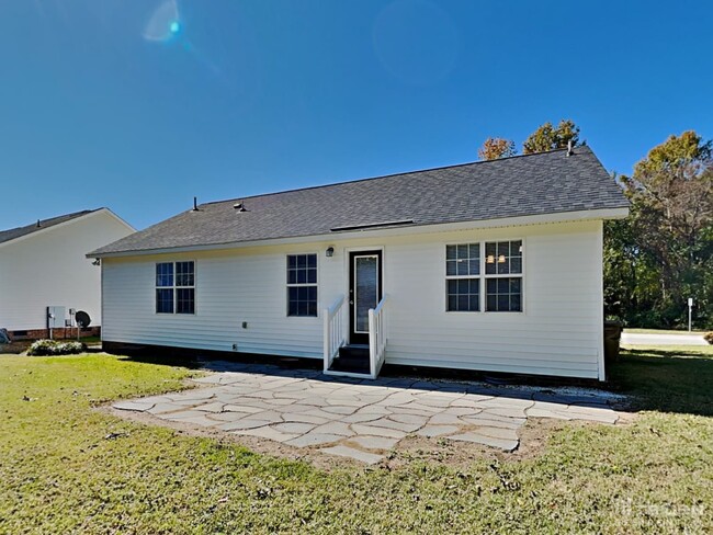 Building Photo - 1412 Grovewood Dr
