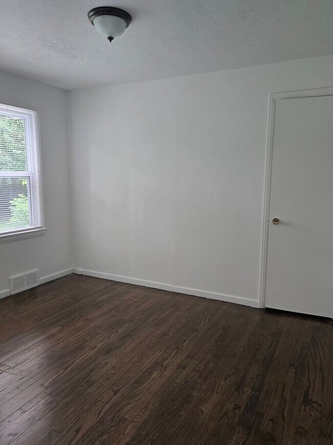 Building Photo - 3BR 1BA ranch home!!!