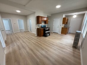 Building Photo - 53 Maxwell St