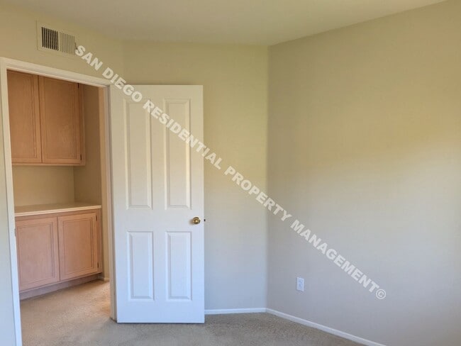 Building Photo - Gorgeous 4 Bedroom Home in Desirable Carme...