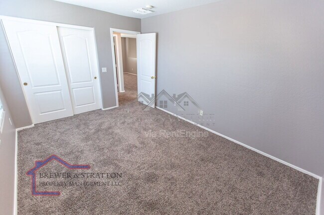 Building Photo - 6427 S 71st Dr