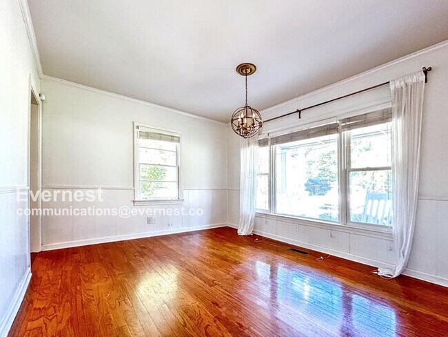 Building Photo - 1807 Dresden Dr NE