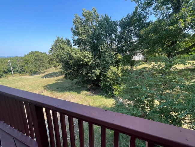 Building Photo - Beautiful 4 bedroom 4 bath 2 car garage - ...