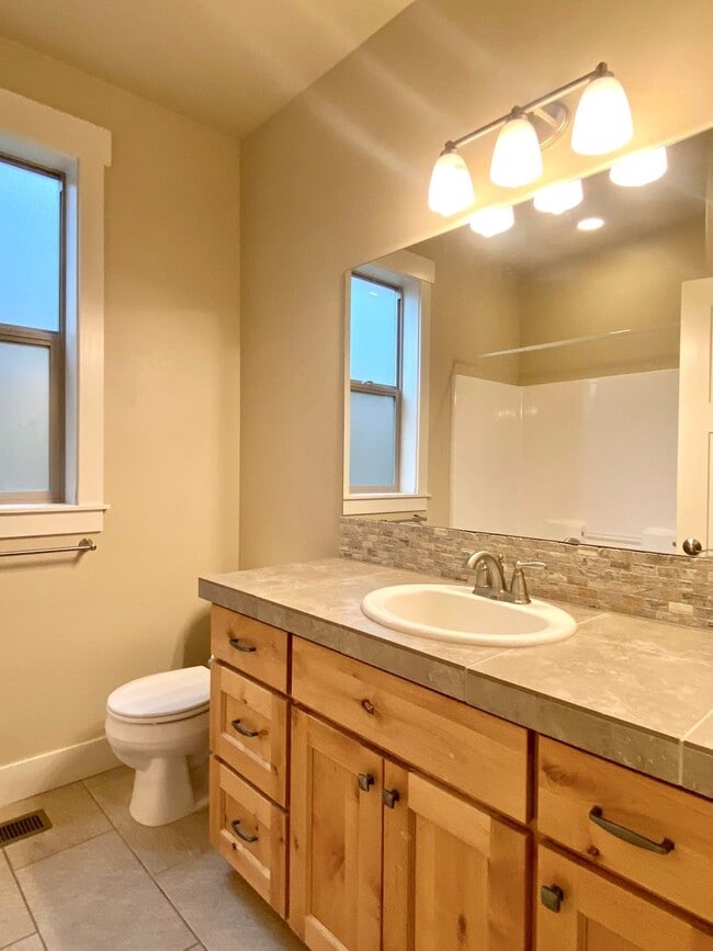 Building Photo - Single-Story Living! 3 BR - 2 BA with open...