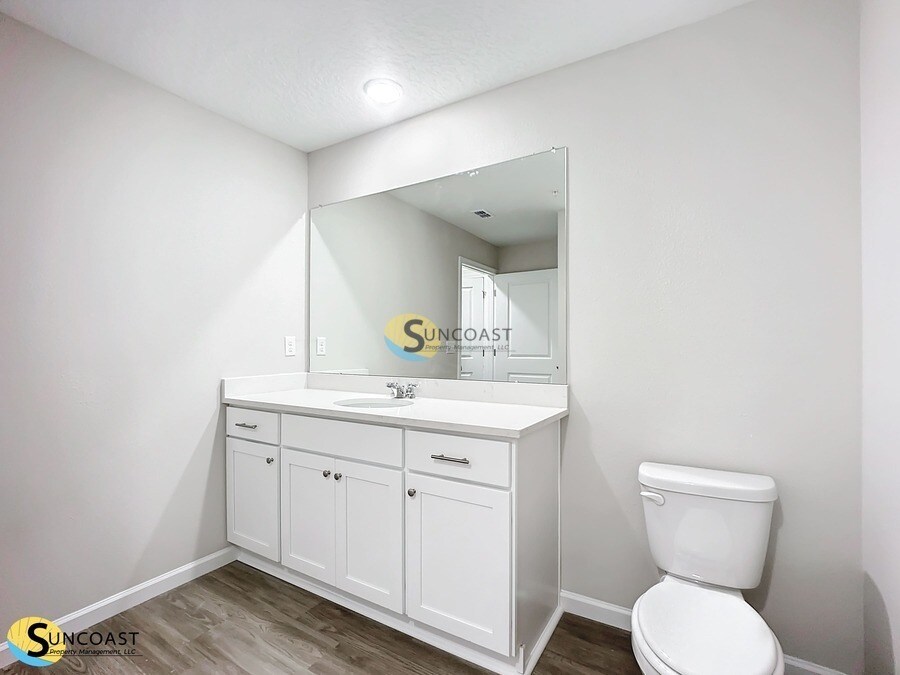 Building Photo - 6427 Breezy Oaks Wy