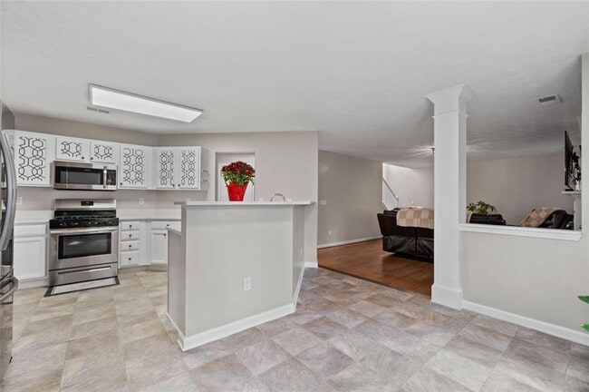 Building Photo - 6115 Riveroak Terrace