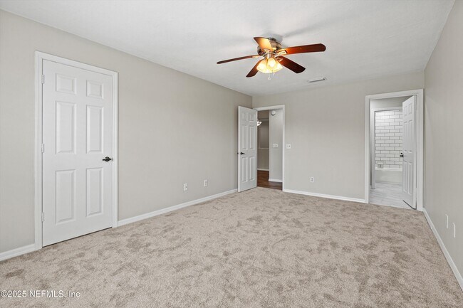 Building Photo - 257 Cranes Lake Dr