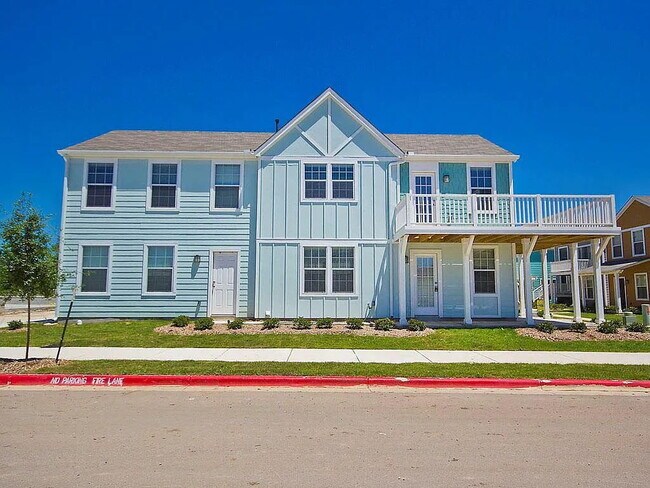 Building Photo - "Charming 2-Bed, 2-Bath Condo Retreat in San Marcos - Spacious 1100 Sq Ft Living!"