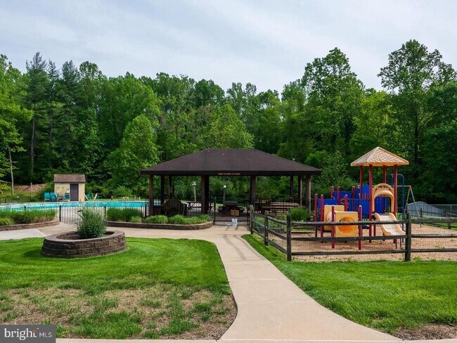 Building Photo - 1609 Painters Crossing